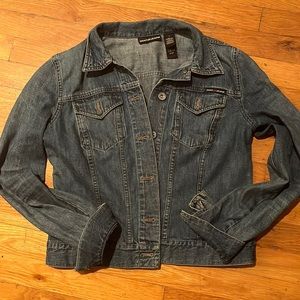 DKNY BLUE DENIM JEAN JACKET SZ MED. All clean good color